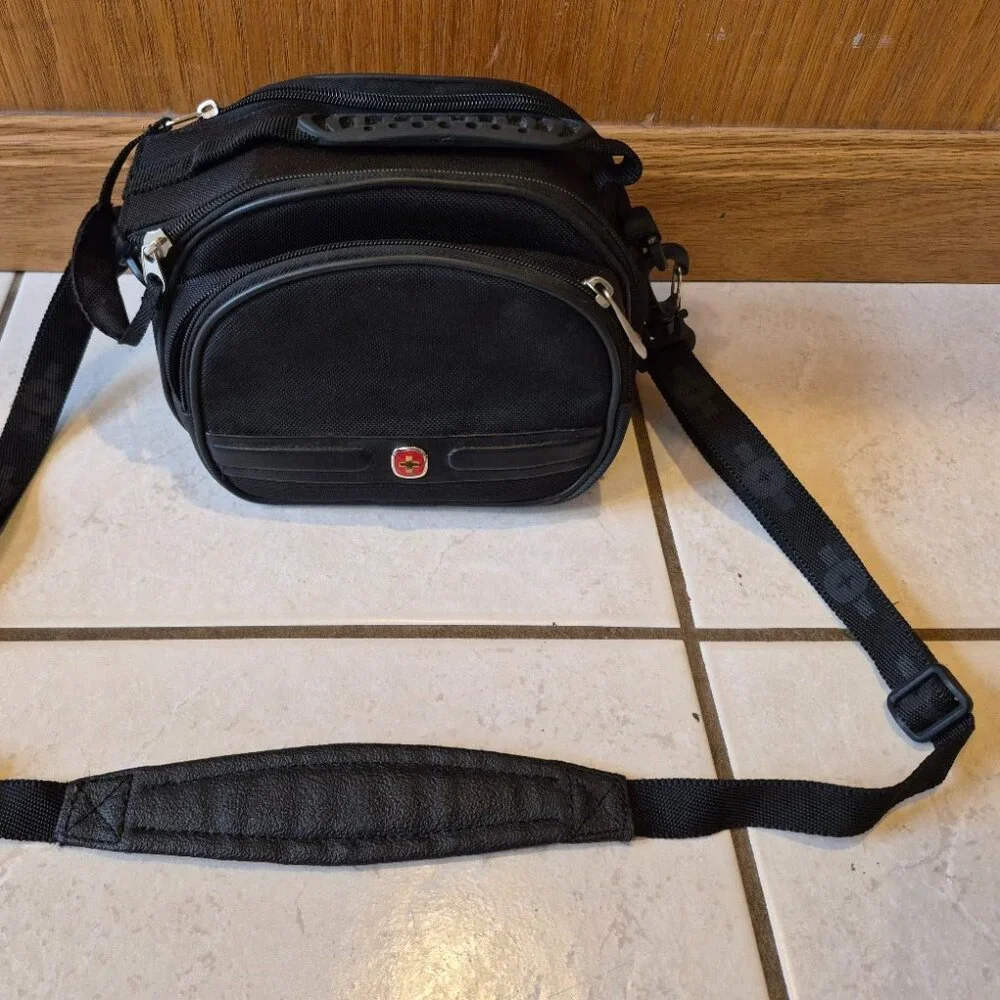 Wenger The Trend Camera Bag Black Nylon Carry Case